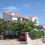 Apartman In 7658